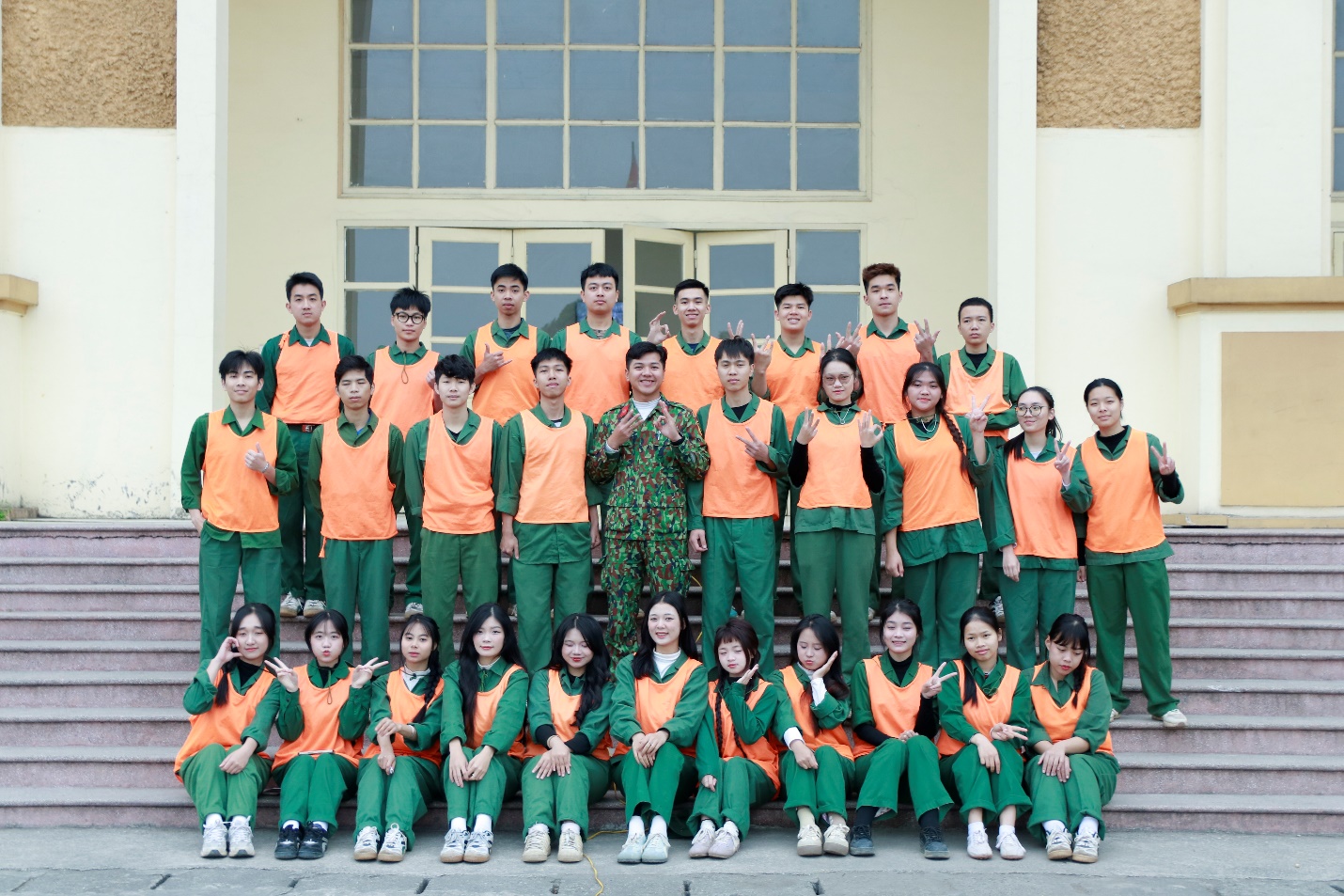 Sôi nổi hoạt động ngoại khóa cho Sinh viên K34-SP1, NL1 (Trường ĐH Nông Lâm, Trường ĐH Sư phạm ĐHTN) tại Trung tâm GDQPAN ĐHTN