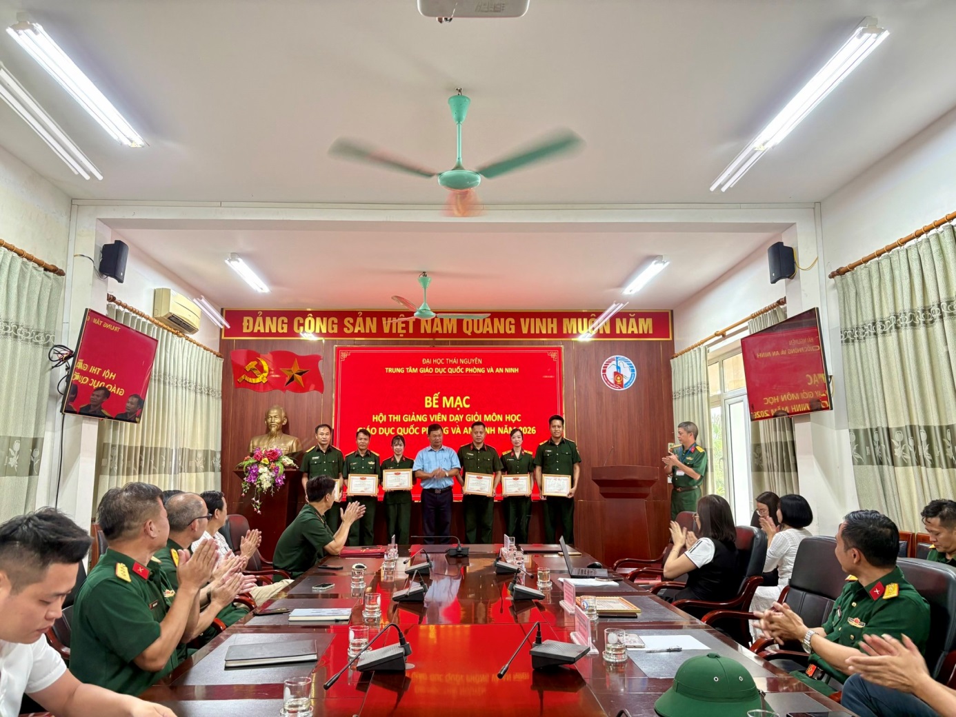 Bế mạc Hội thi Giảng viên dạy giỏi môn học GDQPAN năm 2026
